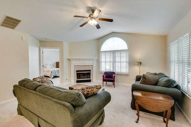 833 Havenshire Rd unit 833, Naperville, IL 60565 - photo 4