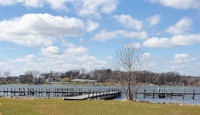 413 Strauss Unit 11 Ave, Green Lake, WI 54941 - photo 6