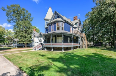 324 Stuart Ave, Kalamazoo, MI 49007 - photo 2