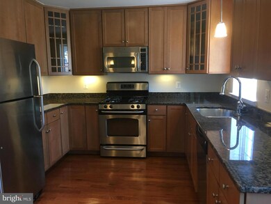 4061 S Four Mile Run Dr unit 401, Arlington, VA 22204 - photo 3