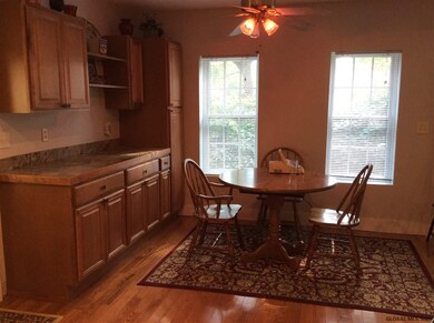 40 Franklin St, Saratoga Springs, NY 12866 - photo 7