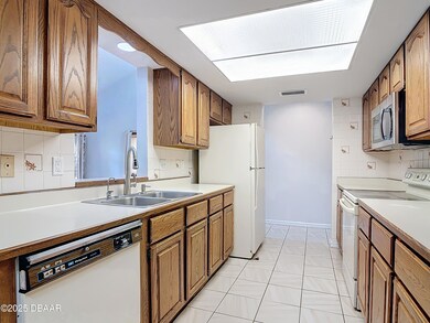 448 Shorewood Lane-14