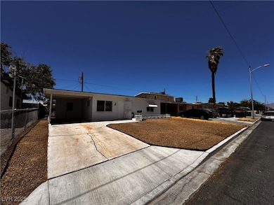421 Harvard St, Las Vegas, NV 89107 - photo 2