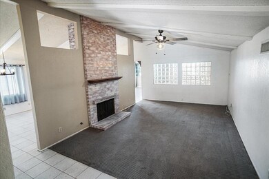 03-Living from Foyer