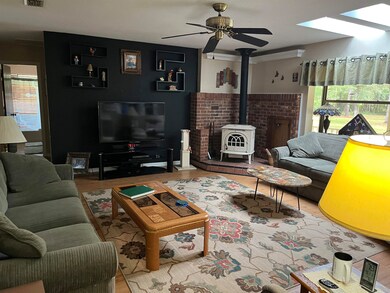 326 Emerald Acres Dr, Crawfordville, FL 32327 - photo 7