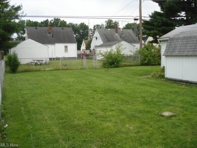 2434 E 34th St, Lorain, OH 44055 - photo 2