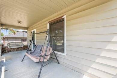 112 Carlin St, Auburn, IN 46706 - photo 4