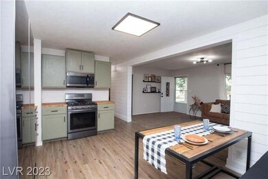 579 W Center St, Parowan, UT 84761 - photo 7