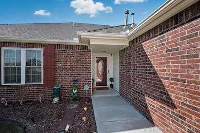 2724 S 80th East Ave, Tulsa, OK 74129 - photo 2