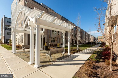 13352 Sherwood Park Ln, Herndon, VA 20171 - photo 3