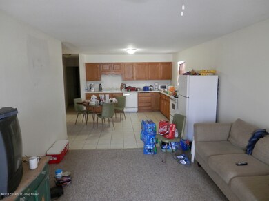 living room/kitchen