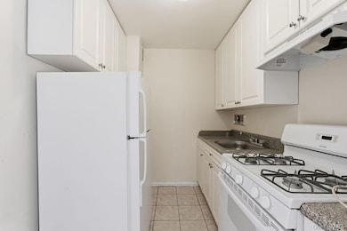 Lindenwood Village Section C unit 4, Howard Beach, NY 11414 - photo 6