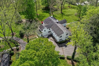 352 Hemlock Ave_0009