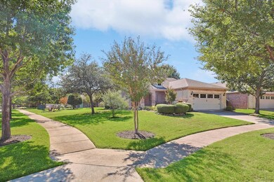 View of front facade featuring a front yard and a 