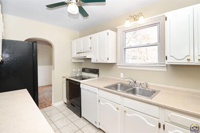 624 SW Grandview Ave, Topeka, KS 66606 - photo 4