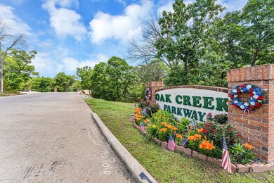Oak Creek Parkway