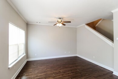 003-photo-living-room-13650134