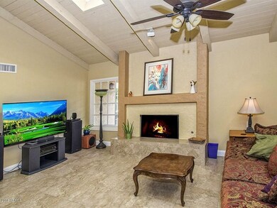 007_Family Room