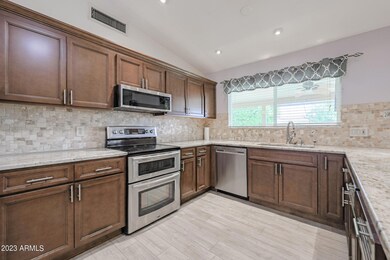 1101 E Kerry Ln, Phoenix, AZ 85024 - photo 4