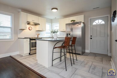 5812 SE Cross St, Topeka, KS 66619 - photo 6