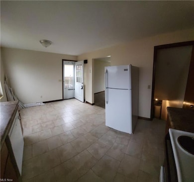 these photos are from similar unit next door