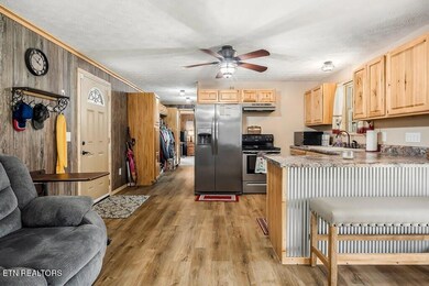 301 W Everett St, Sparta, TN 38583 - photo 5