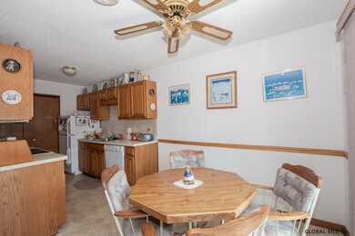 1611 Cambridge Manor Dr, Schenectady, NY 12302 - photo 6