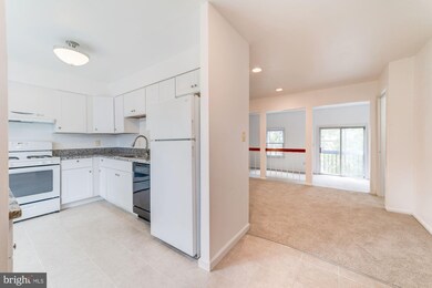 3027 Hickory Grove Ct, Fairfax, VA 22031 - photo 3