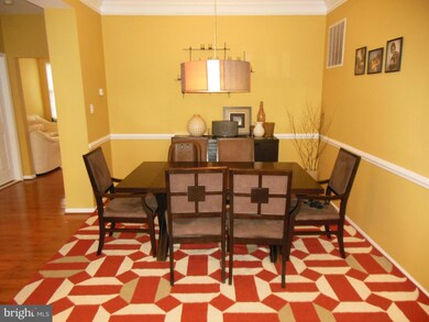 25838 Norrington Square, Chantilly, VA 20152 - photo 3