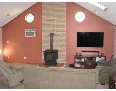 22 Smyrna St, West Springfield, MA 01089 - photo 5