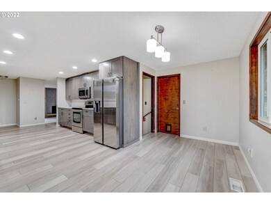 1226 SE Kibling St, Troutdale, OR 97060 - photo 5