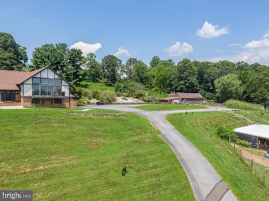 1496 Orchard Ln, Boyertown, PA 19512 - photo 4