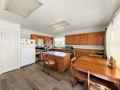 710 N 8th St, Monroe, OR 97456 - photo 6