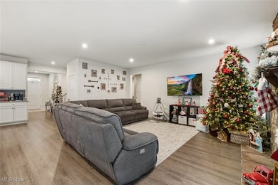 6170 James Dr, Lorain, OH 44053 - photo 6