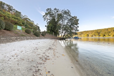 6 Candlewood Common, New Milford, CT 06776 - photo 4