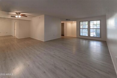 10627 W Highwood Ln, Sun City, AZ 85373 - photo 5