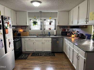 520 Lees Chapel Church Rd, Dunn, NC 28334 - photo 6