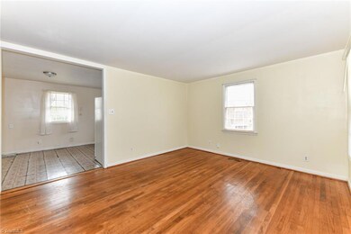 3010 Paddington St, Greensboro, NC 27406 - photo 6