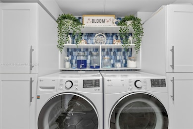 1532 Whitehall Dr unit 304, Davie, FL 33324 - photo 7