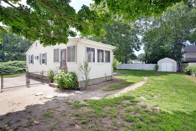 139 Hollis Ave, Warwick, RI 02889 - photo 7