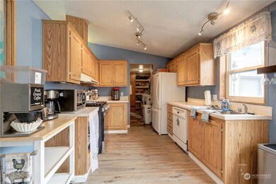 18344 SE 263rd Place, Covington, WA 98042 - photo 3