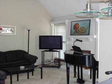 8064 Colony Ln, Lenexa, KS 66215 - photo 7