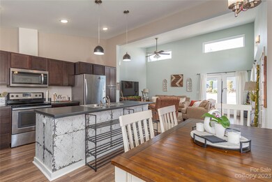 88 Strick Garden Ln, Hendersonville, NC 28792 - photo 7