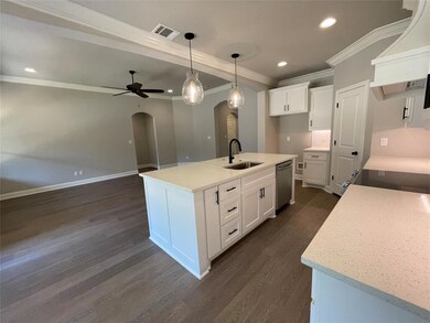 805 Woodhaven Ct, Granbury, TX 76048 - photo 3