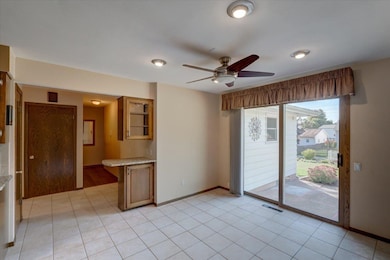 308 7th St, Waunakee, WI 53597 - photo 6