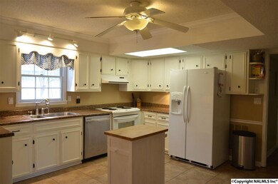 124 Ivanhoe Ln, Rainbow City, AL 35906 - photo 4