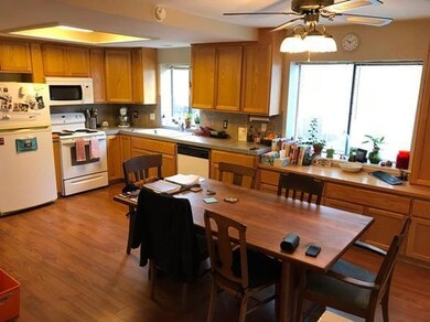 1888 NE Beacon Dr, Grants Pass, OR 97526 - photo 5