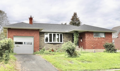 136 Fleetwood Ave, Albany, NY 12209 - photo 2