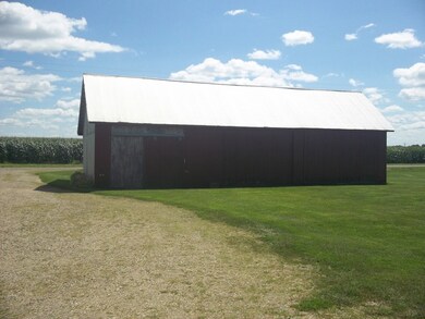 12111 1650 North Ave, Wyanet, IL 61379 - photo 5