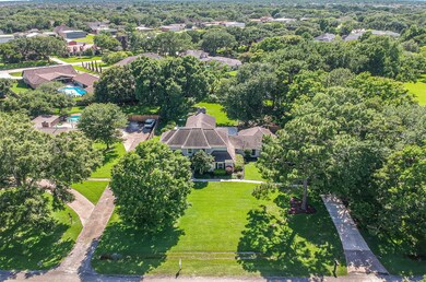 2104 Mckissick Dr, Friendswood, TX 77546 - photo 2